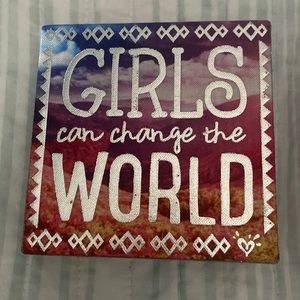 Girls can change the world decor